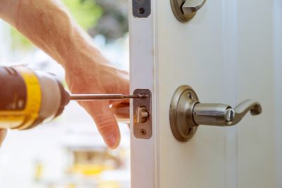Get Handyman Repair of Your Doors!